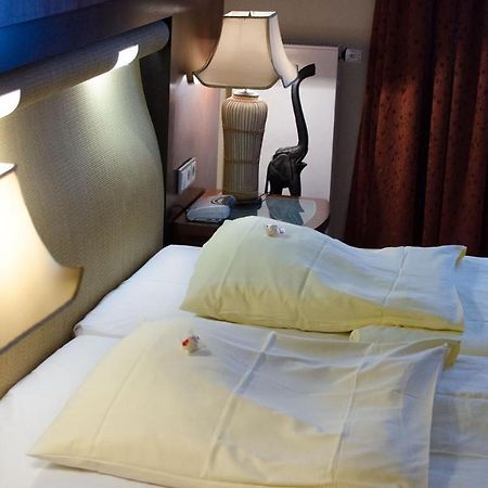 Royal Inn Koln Bagian luar foto
